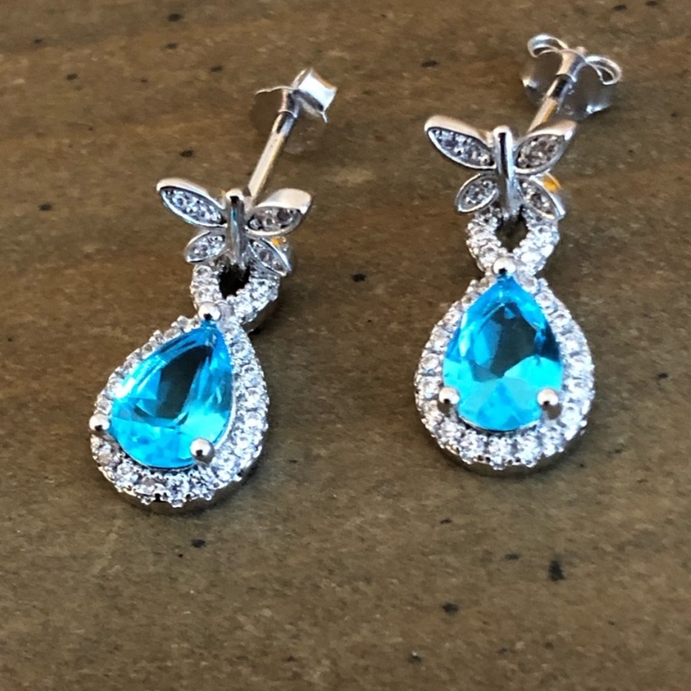 NWOT Elegant Silver and Blue topaz Teardrop Earrings